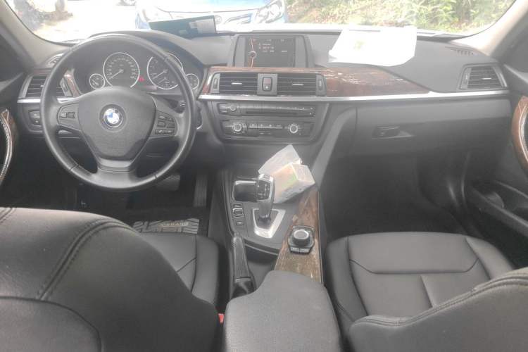 Used BMW 3 Series 2013 320Li Fashion Model Center Console