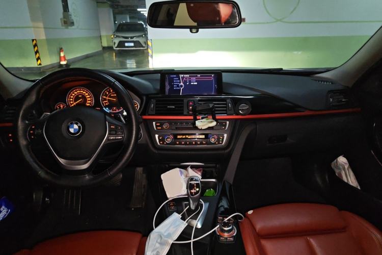 Used BMW 3 Series 2013 328i Sport Design Package Center Console