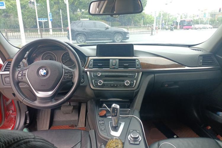 Used BMW 3 Series 2013 320Li Luxury Design Package Center Console