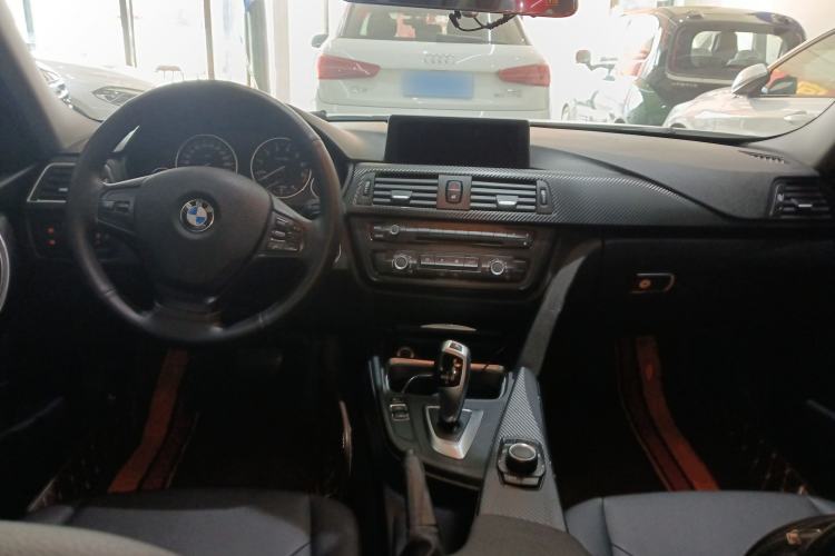 Used BMW 3 Series 2013 316i Active Edition Center Console