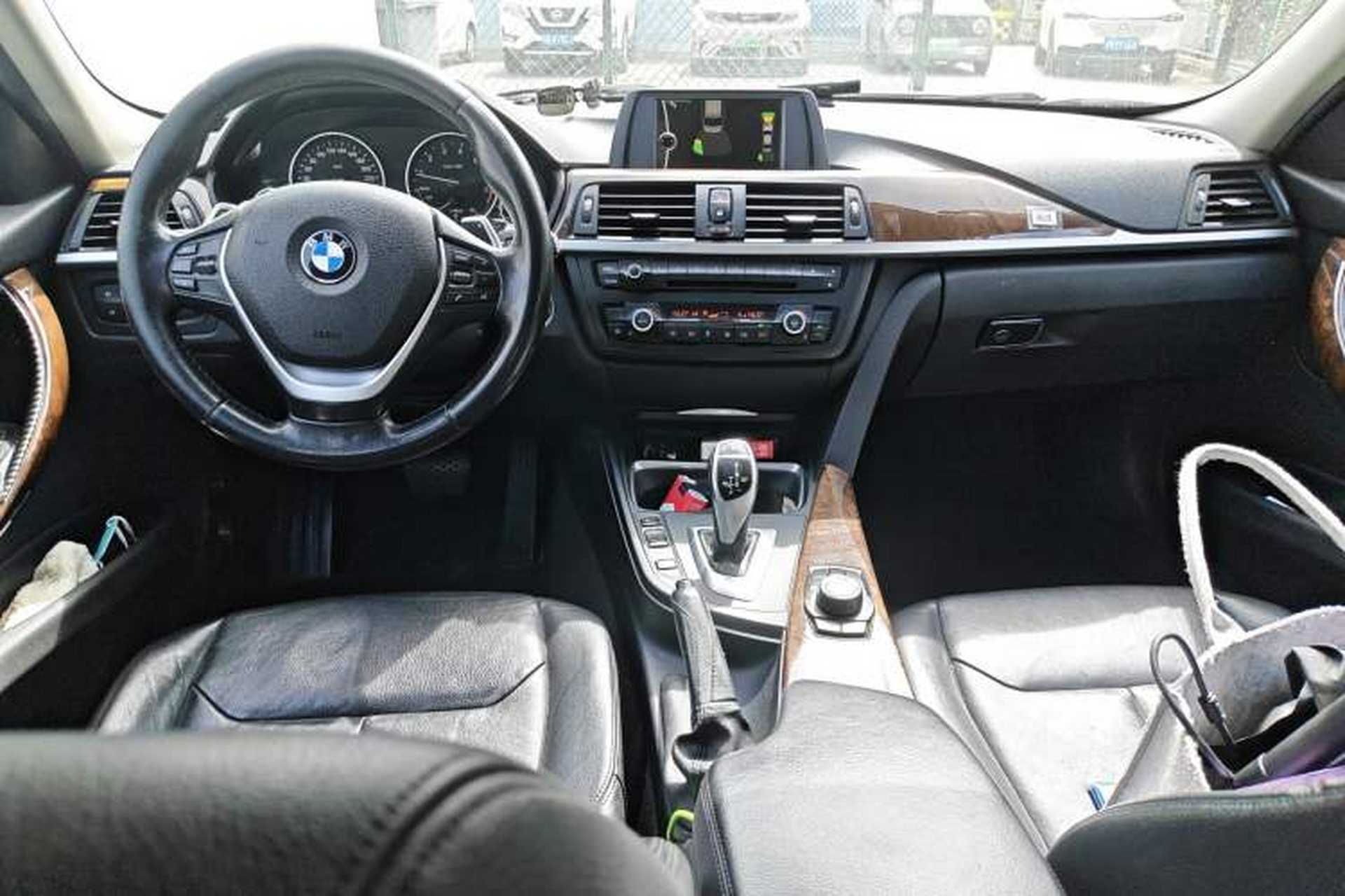 Used BMW 3 Series 2013 328Li Fashion Edition Center Console