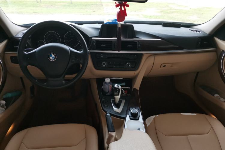 Used BMW 3 Series 2013 320Li Fashion Model Center Console
