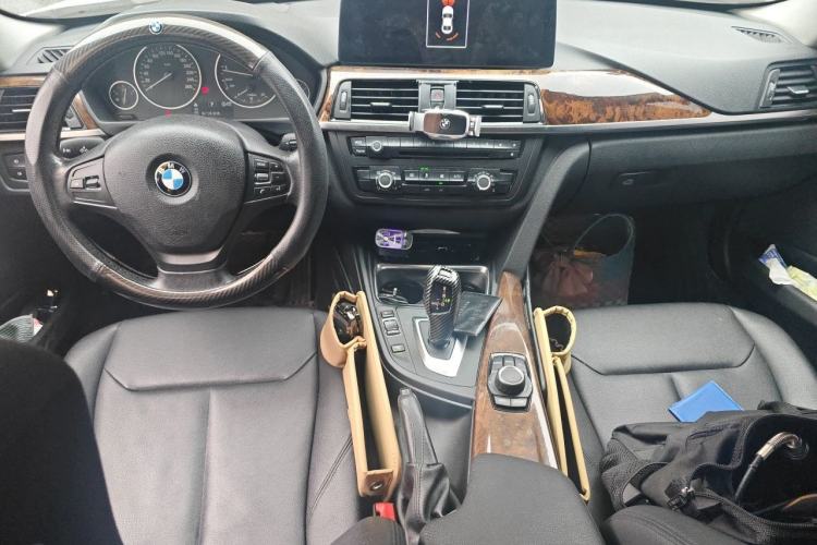 Used BMW 3 Series 2013 320Li Fashion Model Center Console