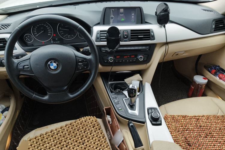 Used BMW 3 Series 2013 320Li Fashion Model Center Console