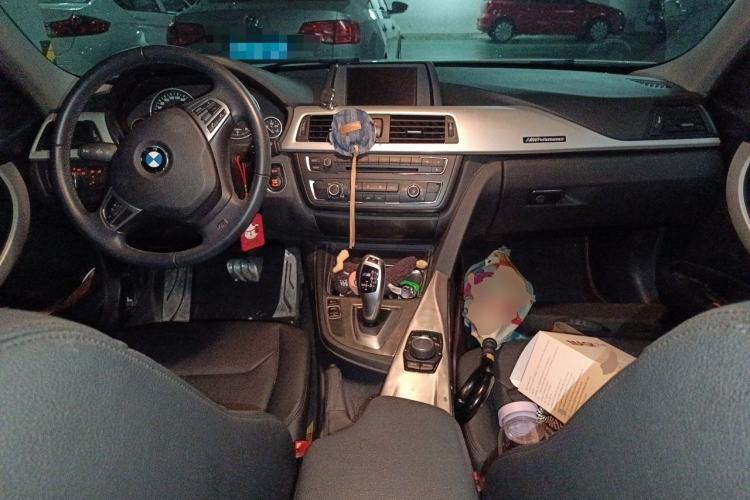 Used BMW 3 Series 2013 316i Active Edition Center Console