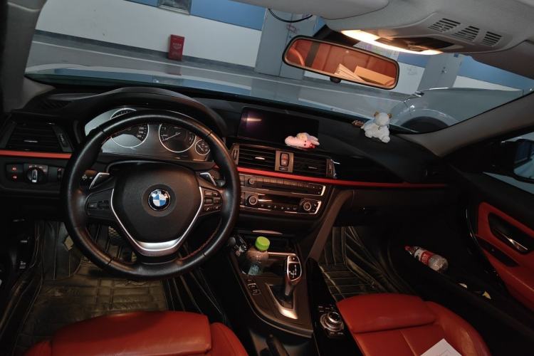 Used BMW 3 Series 2013 320i Sport Design Package Center Console