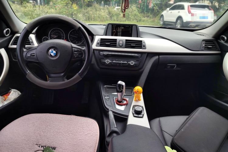 Used BMW 3 Series 2013 316i Active Edition Center Console