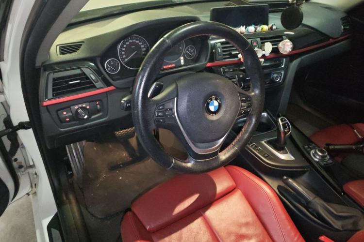 Used BMW 3 Series 2013 328i Sport Design Package Center Console