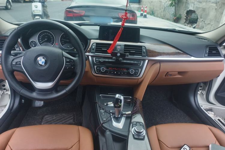 Used BMW 3 Series 2013 320Li Luxury Design Package Center Console