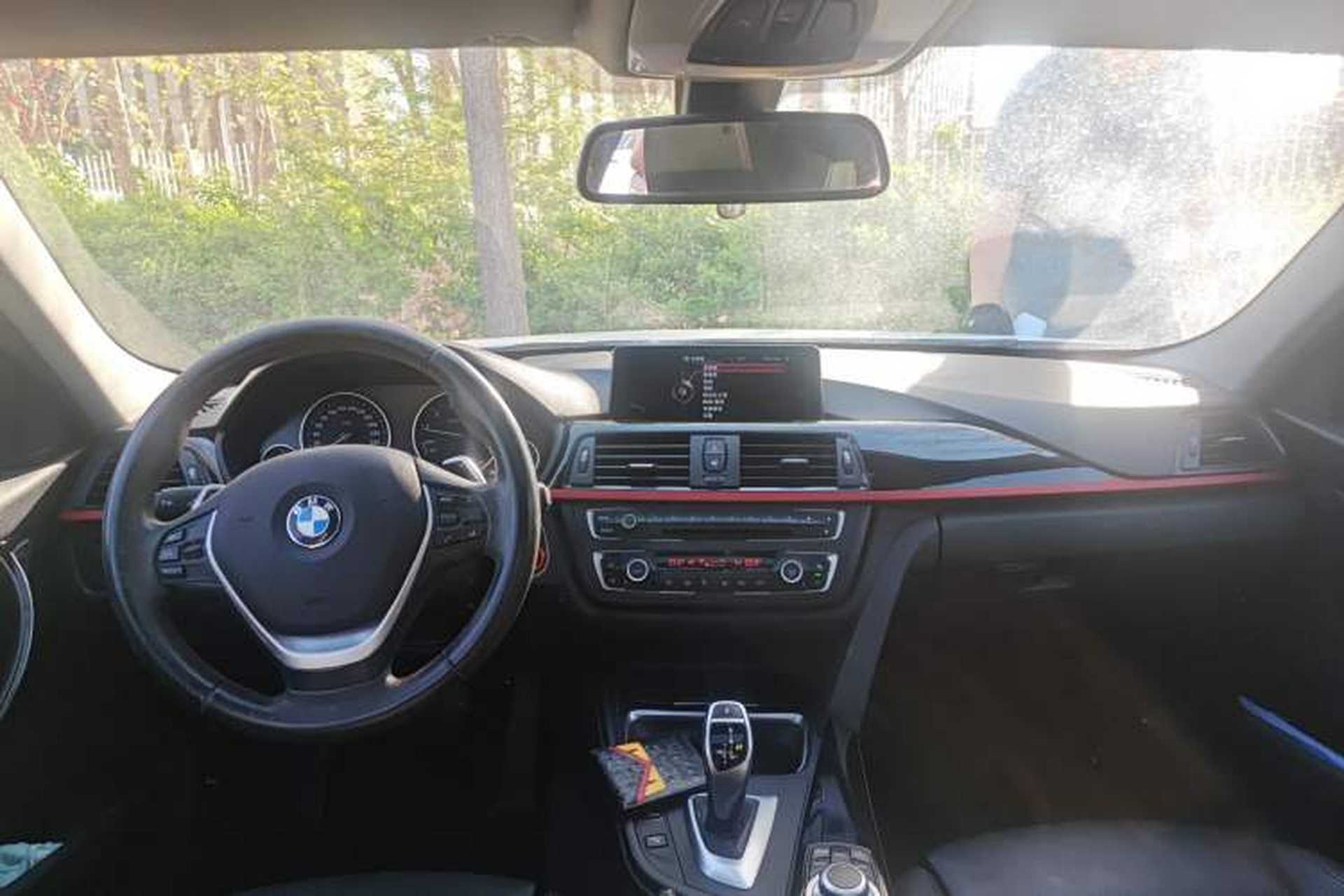 Used BMW 3 Series 2013 Facelifted 328i Sport Design Package Center Console