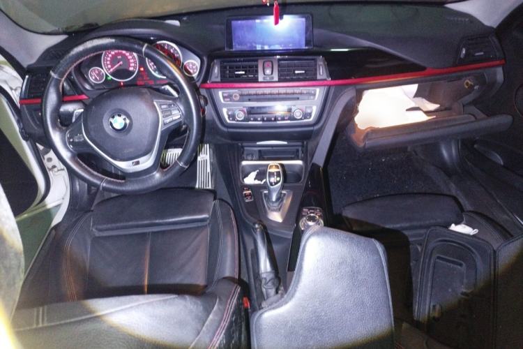 Used BMW 3 Series 2013 320i Sport Design Package Center Console