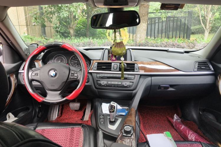Used BMW 3 Series 2013 320Li Fashion Model Center Console