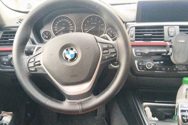 Used BMW 3 Series 2013 Facelifted 328i Sport Design Package Center Console