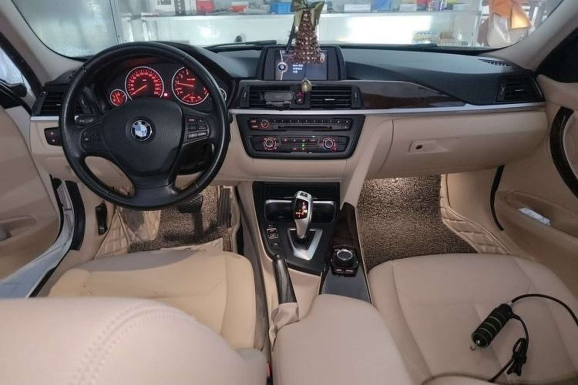 Used BMW 3 Series 2013 320Li Fashion Model Center Console