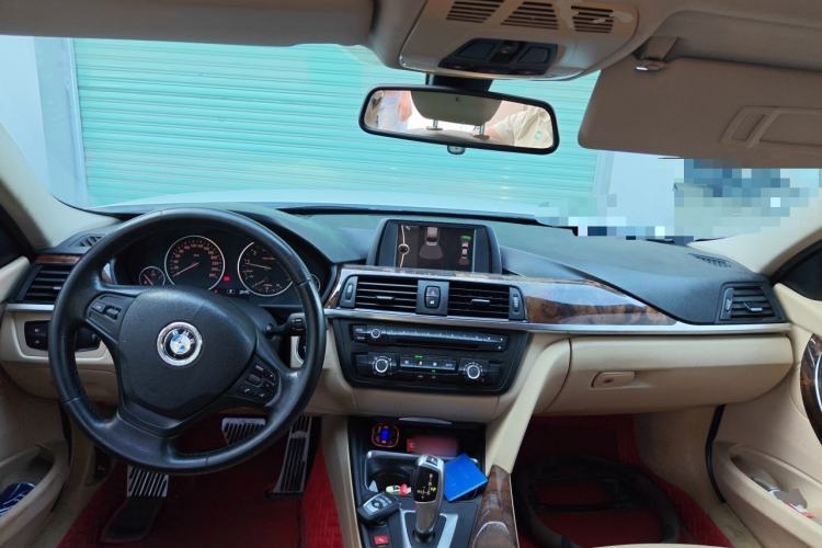 Used BMW 3 Series 2013 Facelifted 320Li Luxury Design Package Center Console