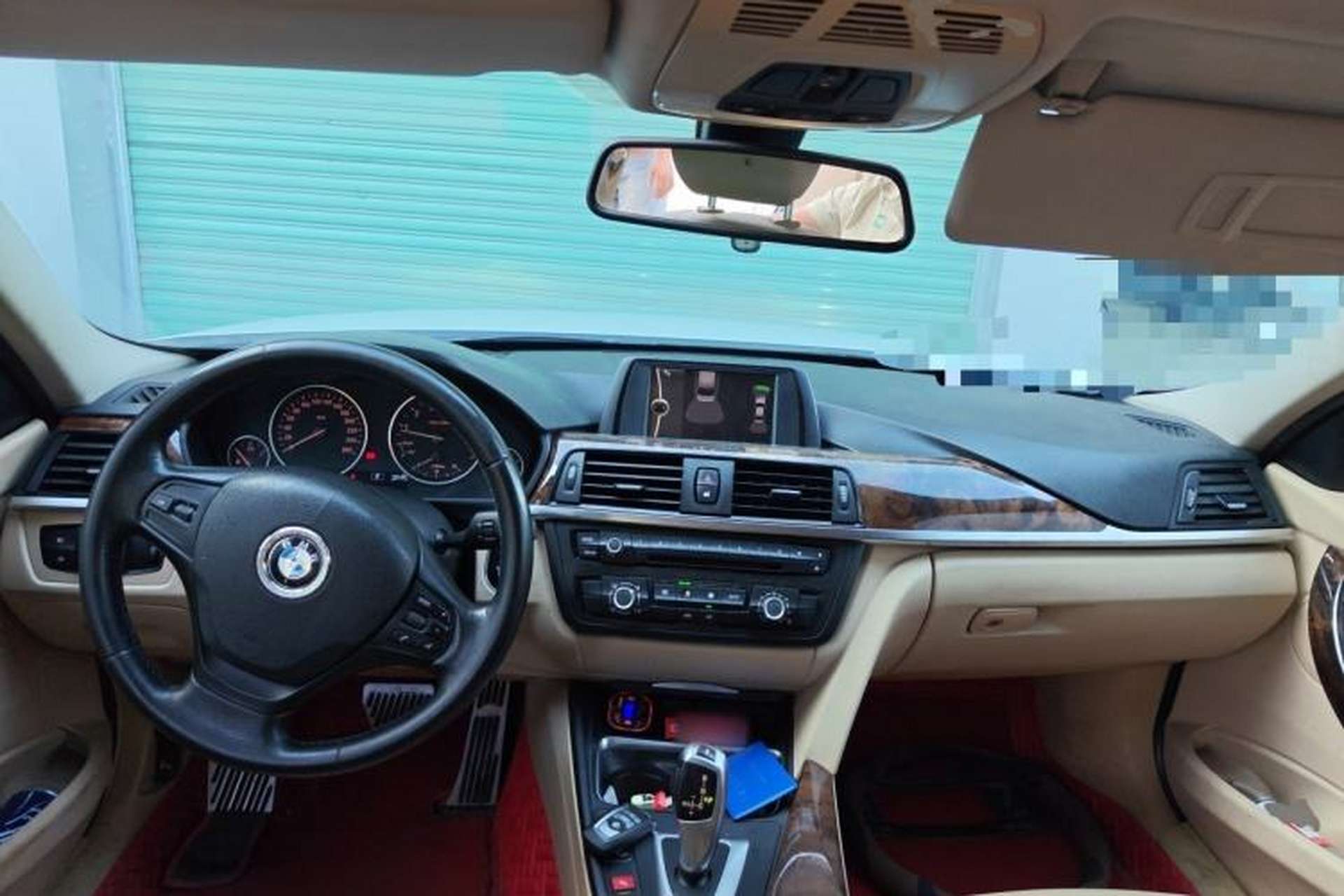 Used BMW 3 Series 2013 Facelifted 320Li Luxury Design Package Center Console