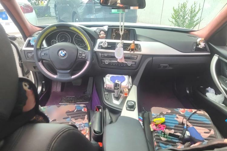 Used BMW 3 Series 2013 320Li Fashion Model Center Console