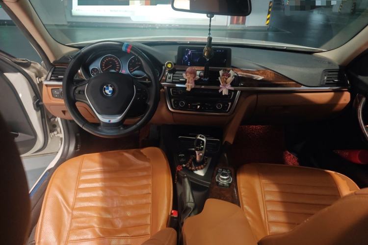 Used BMW 3 Series 2013 320Li Luxury Design Package Center Console