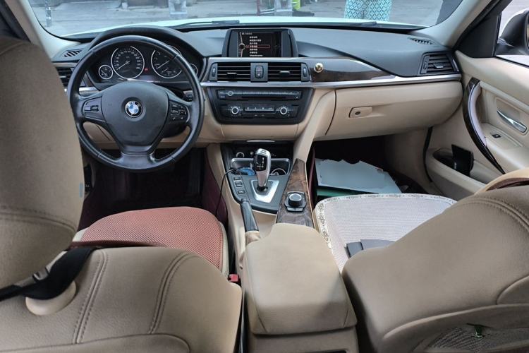Used BMW 3 Series 2013 320Li Fashion Model Center Console