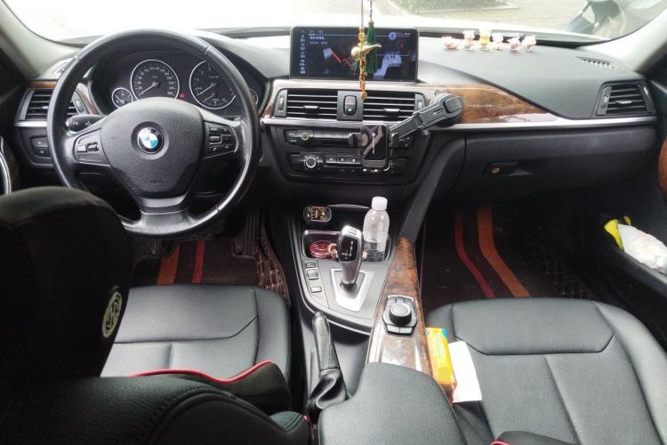 Used BMW 3 Series 2013 320Li Fashion Model Center Console