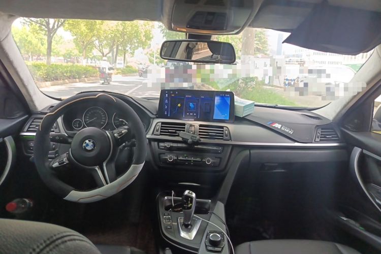 Used BMW 3 Series 2013 320Li Luxury Design Package Center Console