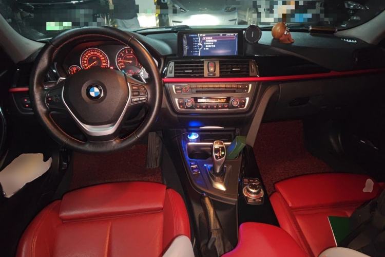 Used BMW 3 Series 2013 320i Sport Design Package Center Console