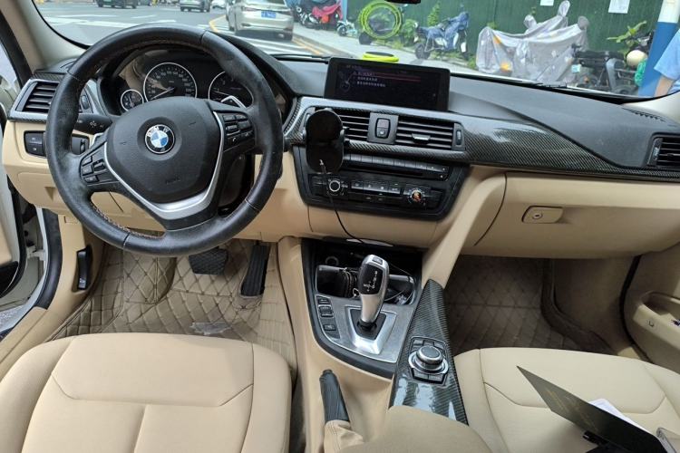 Used BMW 3 Series 2013 320Li Fashion Design Package Center Console