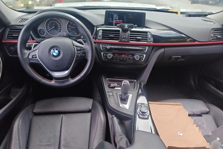 Used BMW 3 Series 2013 320i Sport Design Package Center Console