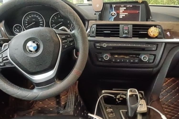 Used BMW 3 Series 2013 328Li Fashion Edition Center Console