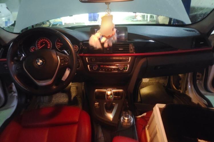 Used BMW 3 Series 2013 320i Sport Design Package Center Console