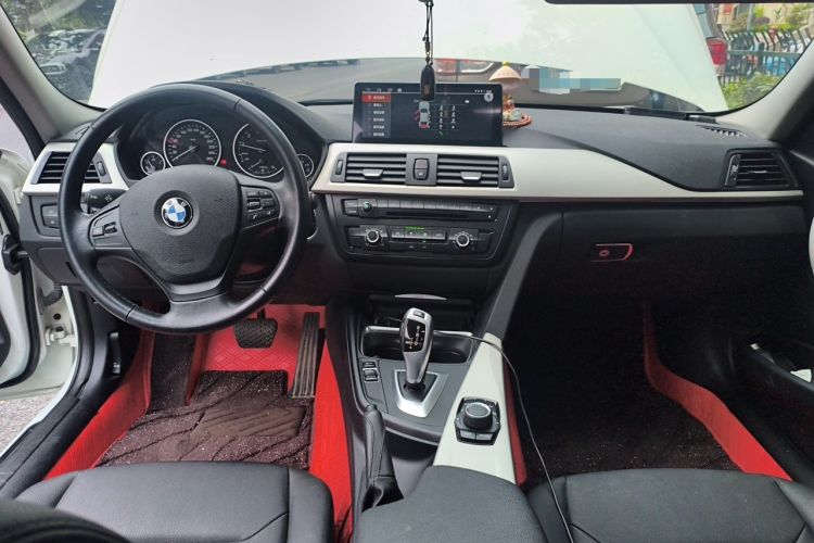Used BMW 3 Series 2013 316i Active Edition Center Console
