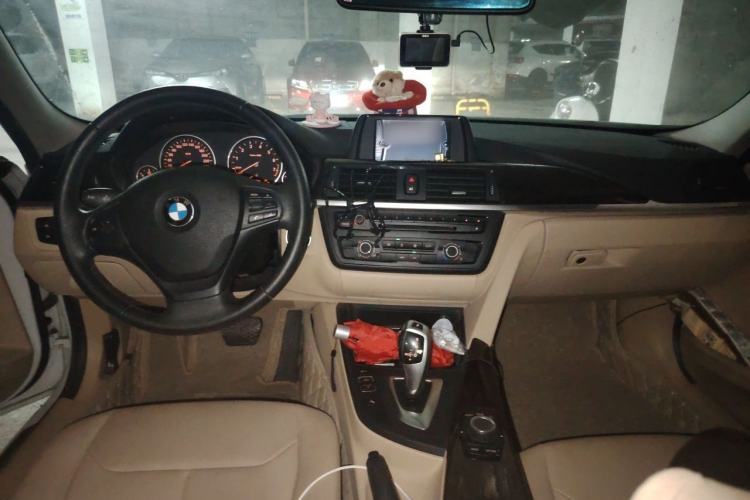 Used BMW 3 Series 2013 320Li Fashion Model Center Console