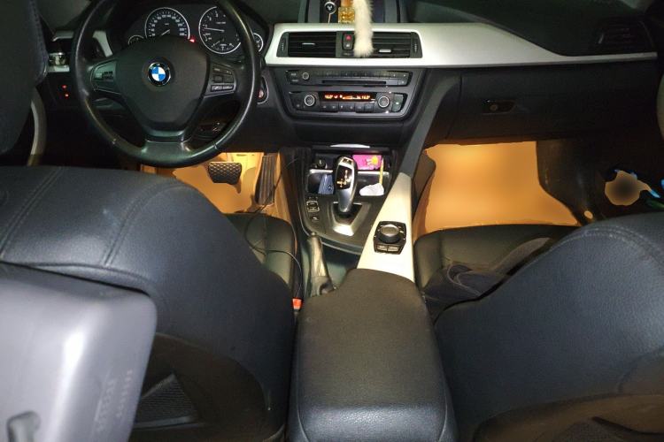 Used BMW 3 Series 2013 320Li Fashion Model Center Console