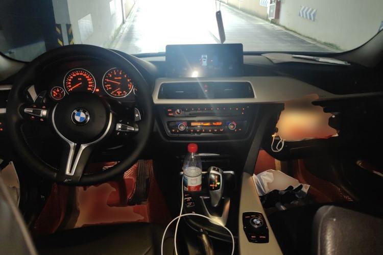 Used BMW 3 Series 2013 320Li Fashion Model Center Console