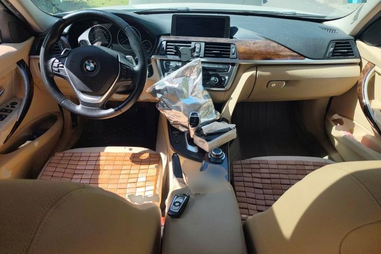 Used BMW 3 Series 2013 Facelift 328Li Luxury Design Package Center Console