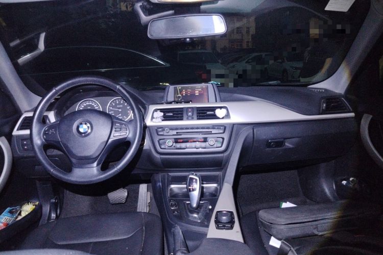 Used BMW 3 Series 2013 320Li Fashion Model Center Console