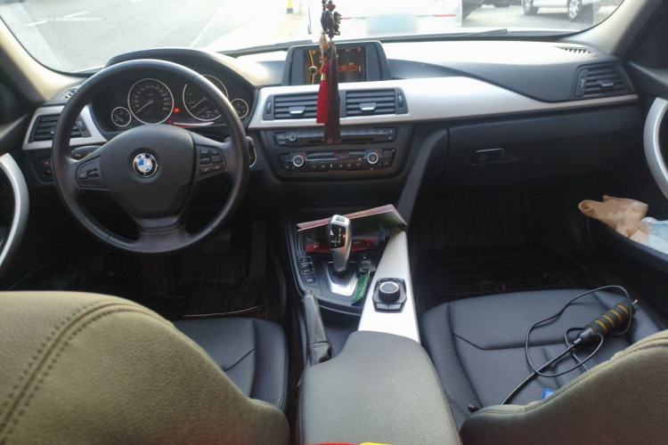 Used BMW 3 Series 2013 320Li Fashion Model Center Console