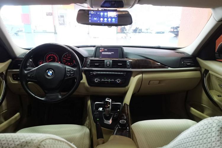 Used BMW 3 Series 2013 320Li Fashion Model Center Console