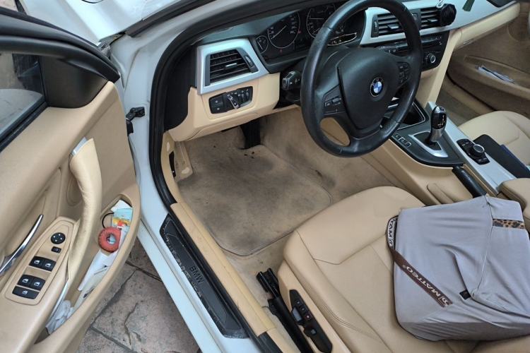 Used BMW 3 Series 2013 320i Active Edition Driver Seat
