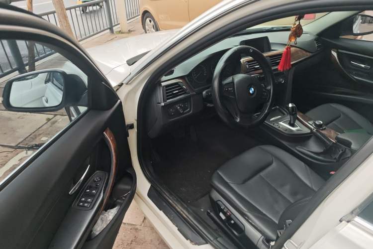 Used BMW 3 Series 2013 Facelifted 320Li Luxury Design Package Driver Seat