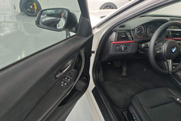 Used BMW 3 Series 2013 320i Sport Touring Edition Driver Seat