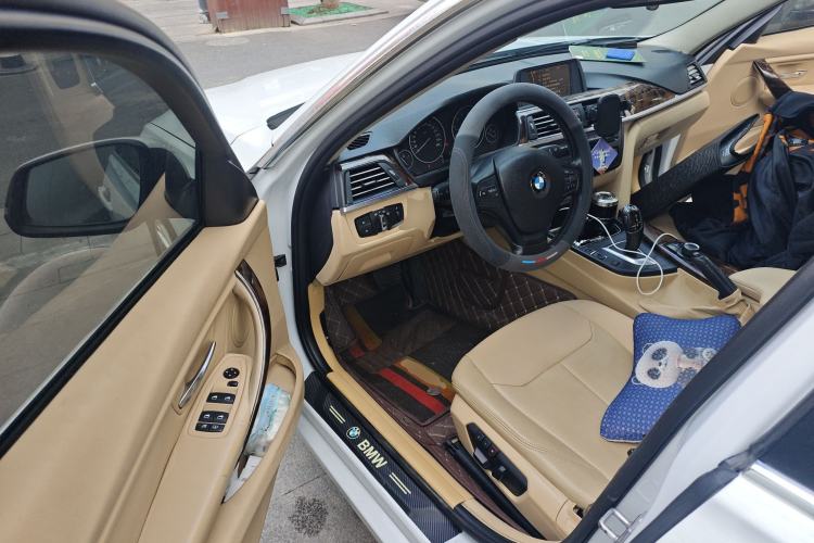 Used BMW 3 Series 2013 320i Sport Edition Driver Seat