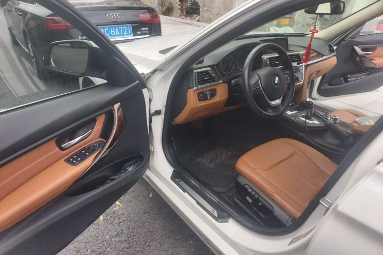 Used BMW 3 Series 2013 320Li Luxury Design Package Driver Seat