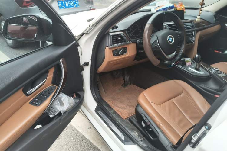 Used BMW 3 Series 2013 320Li Luxury Design Package Driver Seat