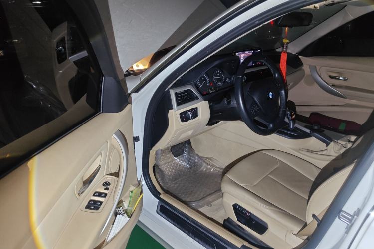 Used BMW 3 Series 2013 316i Active Edition Driver Seat