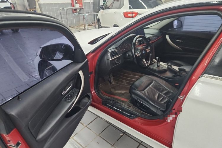 Used BMW 3 Series 2013 320i Sport Edition Driver Seat