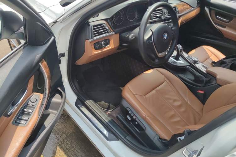 Used BMW 3 Series 2013 320i Sport Design Package Driver Seat