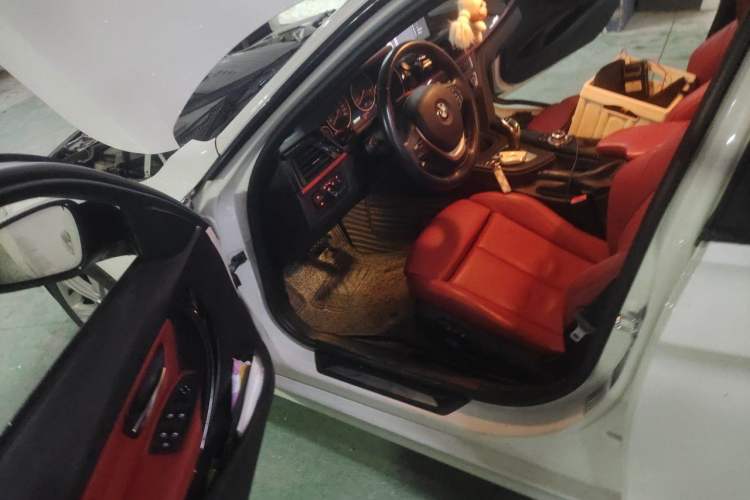 Used BMW 3 Series 2013 320i Sport Design Package Driver Seat