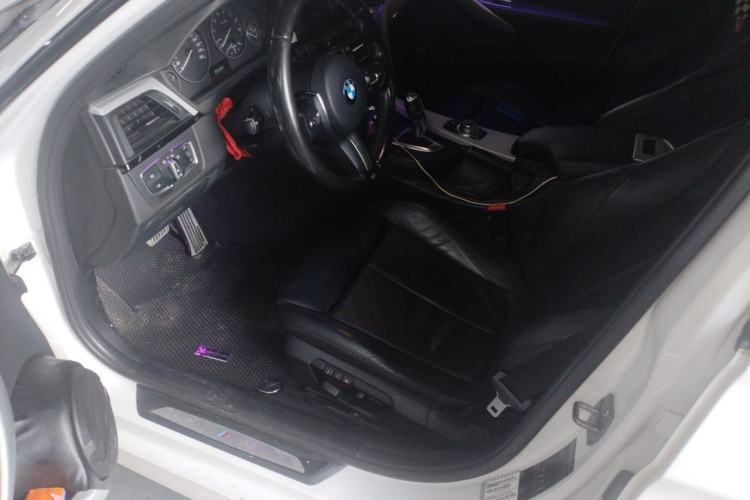 Used BMW 3 Series 2013 320i Sport Edition Driver Seat