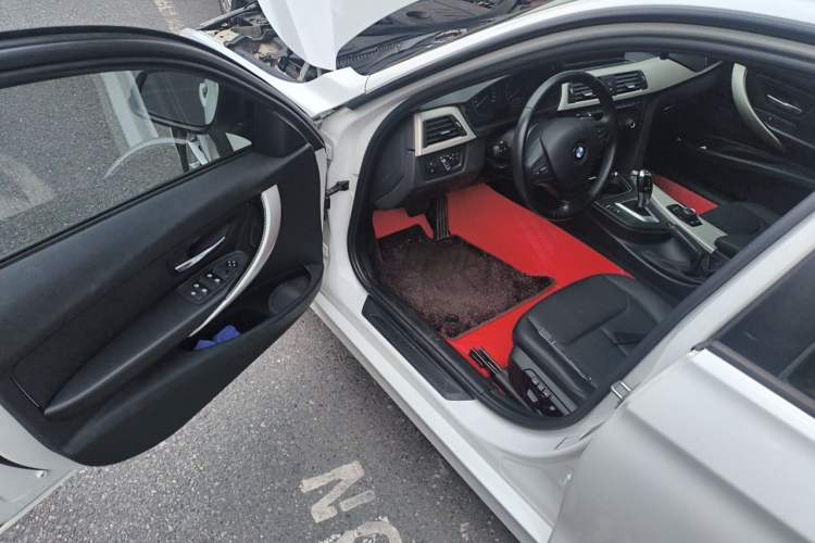 Used BMW 3 Series 2013 316i Active Edition Driver Seat